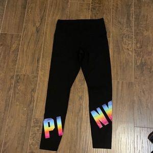 Never worn PINK leggings, size medium